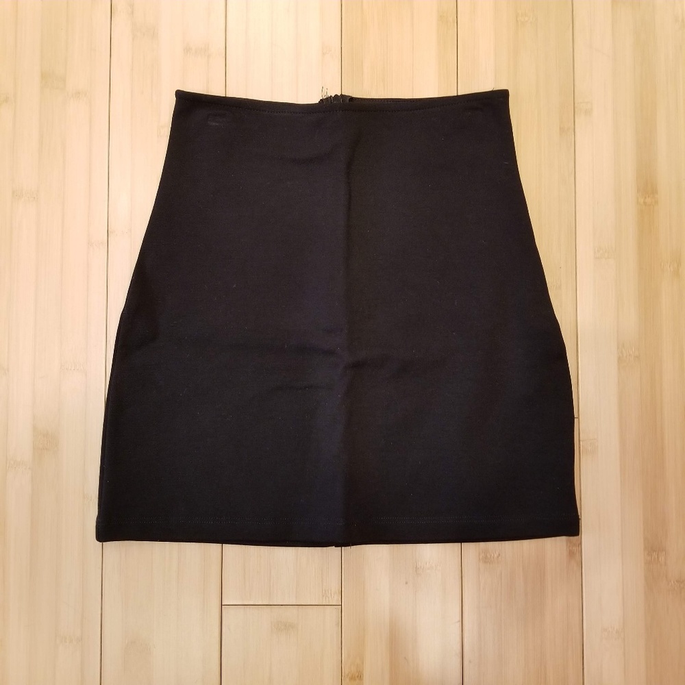 NWT Solemio Black Mini Skirt